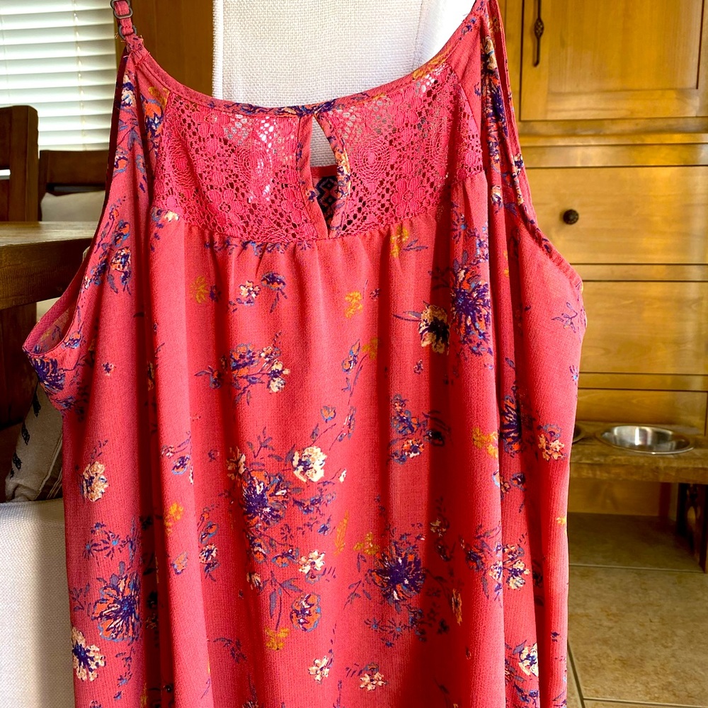 Cold Shoulder Top - Picture 4 of 4